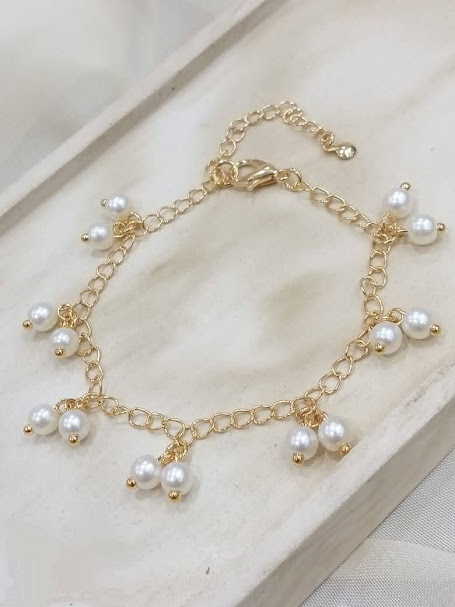 PULSEIRA COM PEROLINHAS PENDURADAS