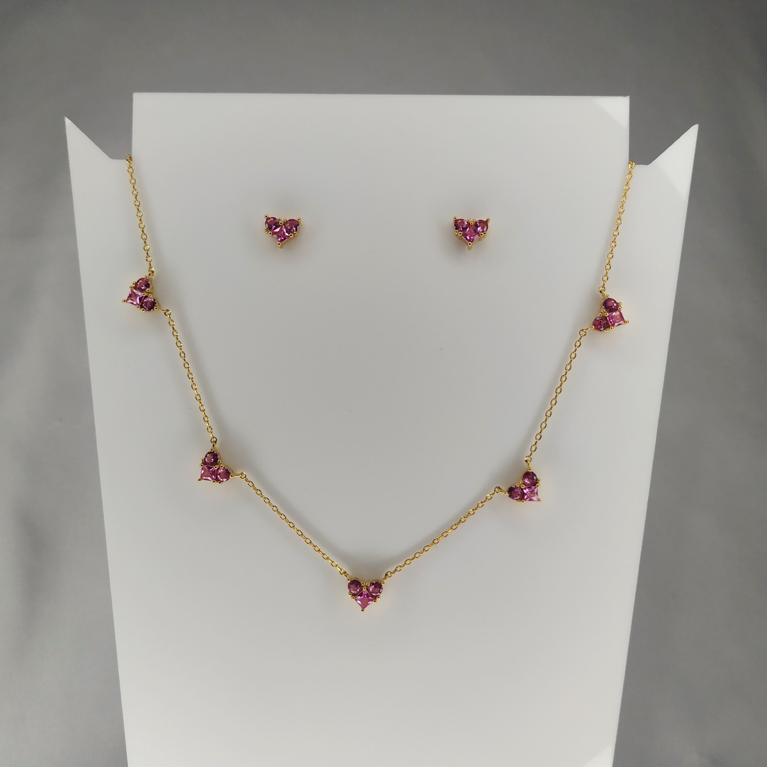 CONJUNTO GARGANTILHA 5 CORAÇÕES DE 2 PONTOS + LOSANGO ROSA