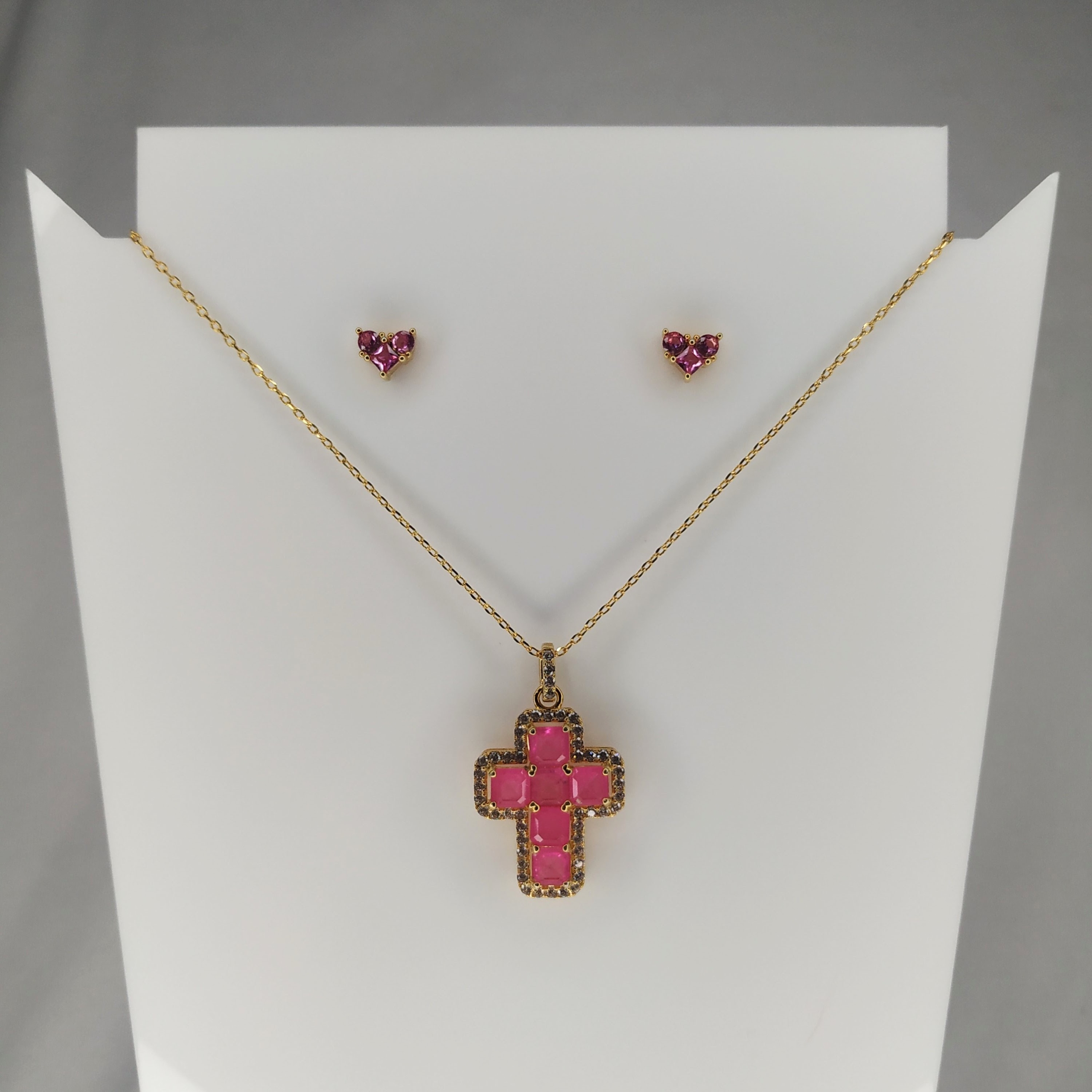 CONJUNTO COLAR CRUZ PREMIUM 6 PEDRAS COM BORDA CRAVEJADA + BRINCO