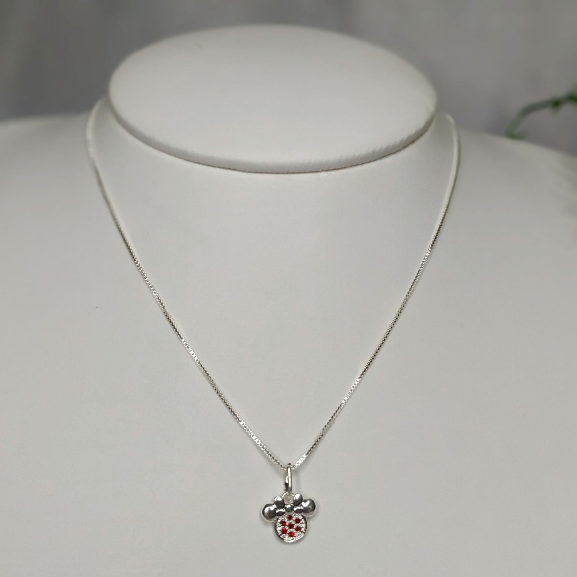 VENEZIANA COM PINGENTE MINNIE COM PEDRAS