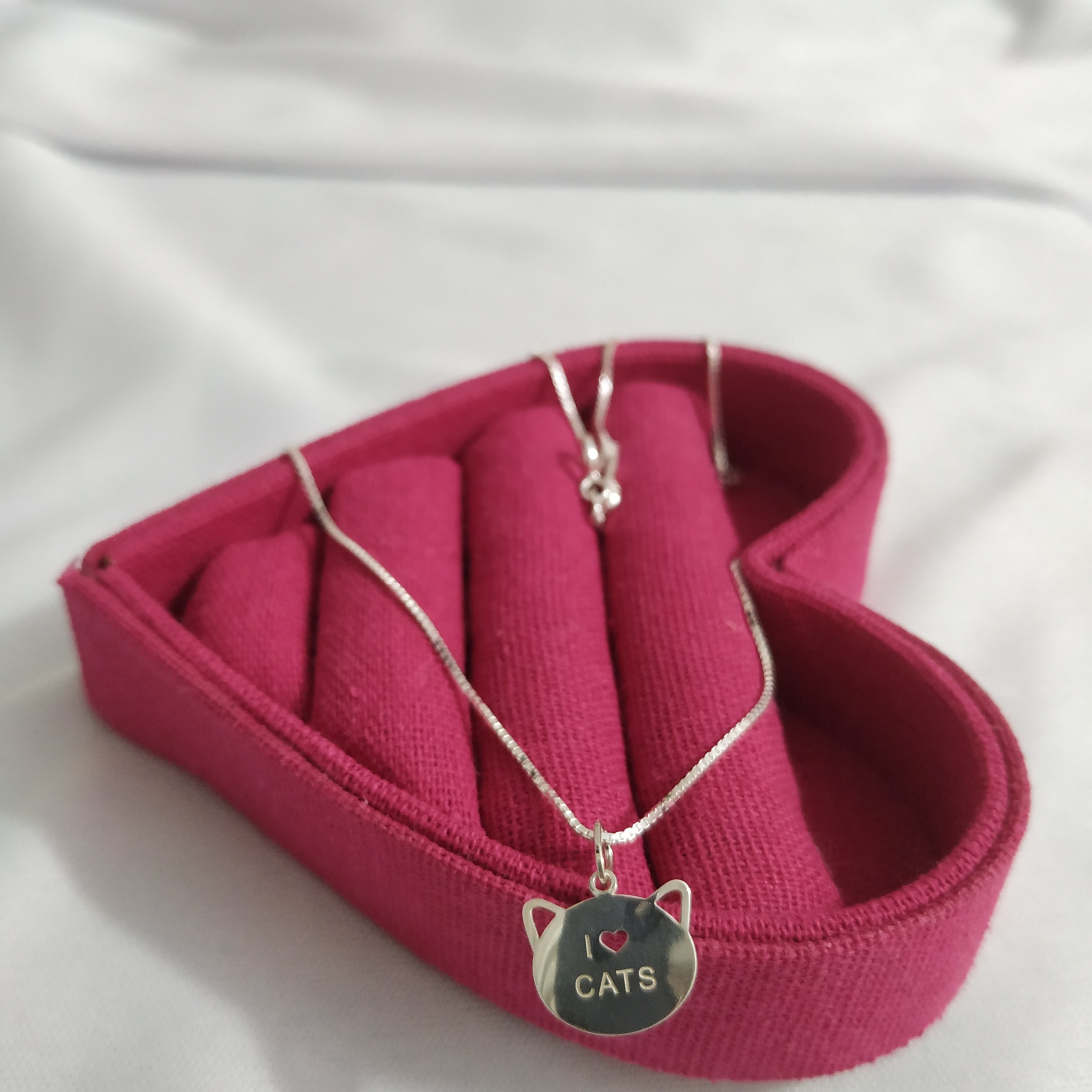 VENEZIANA COM PINGENTE PRATEADO GATINHO