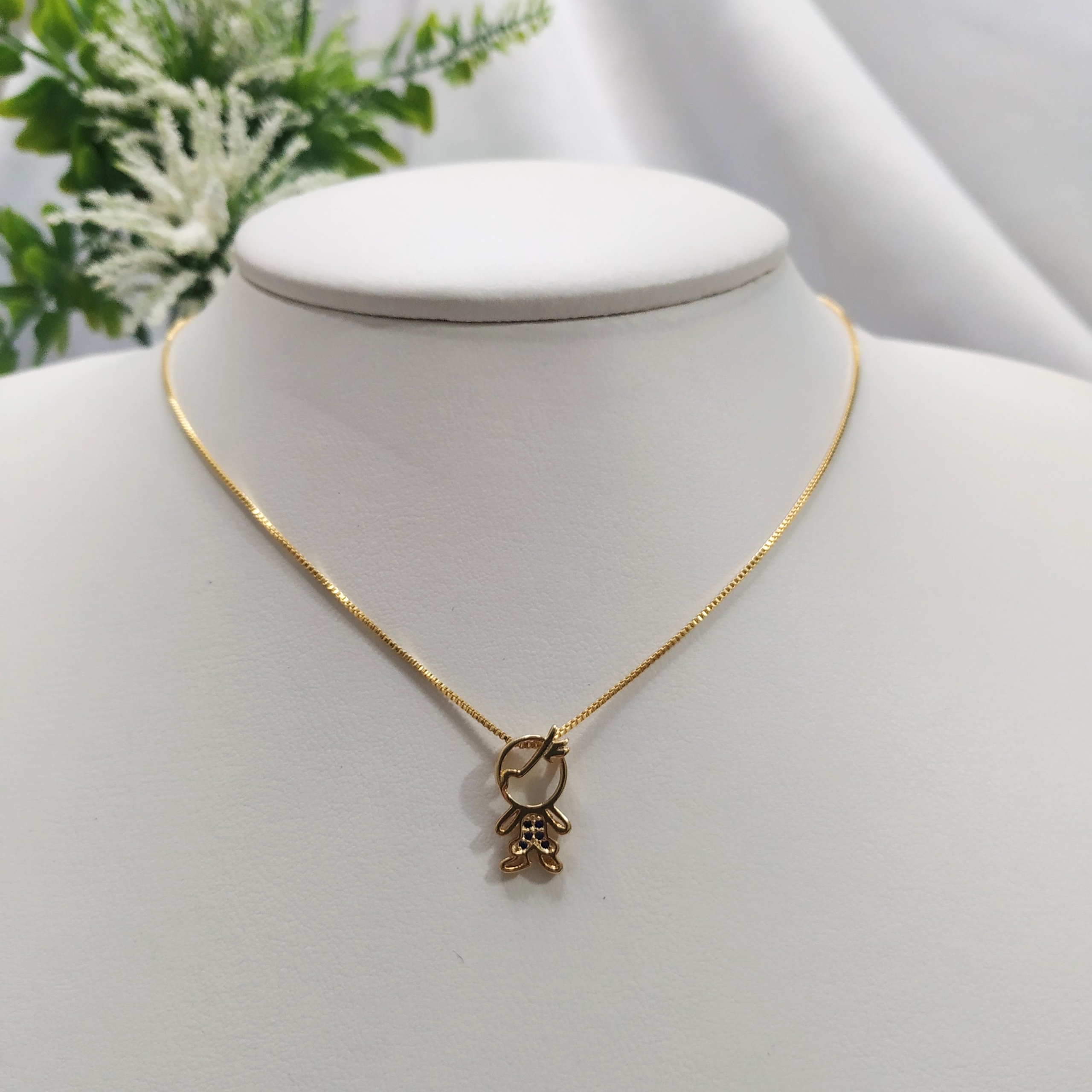 CORRENTE COM PINGENTE MENINO SAFIRA