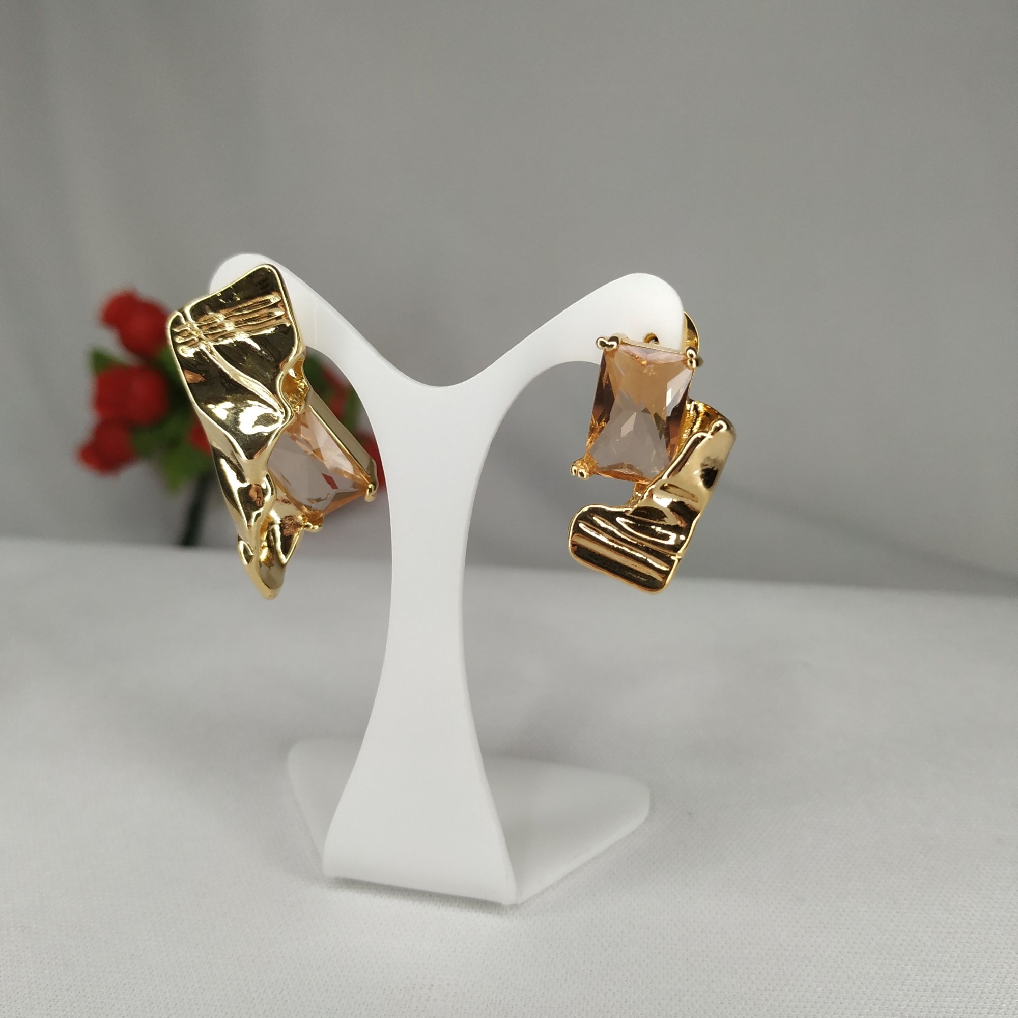 BRINCO C/ZIRCONIA RETANGULAR MORGANITA