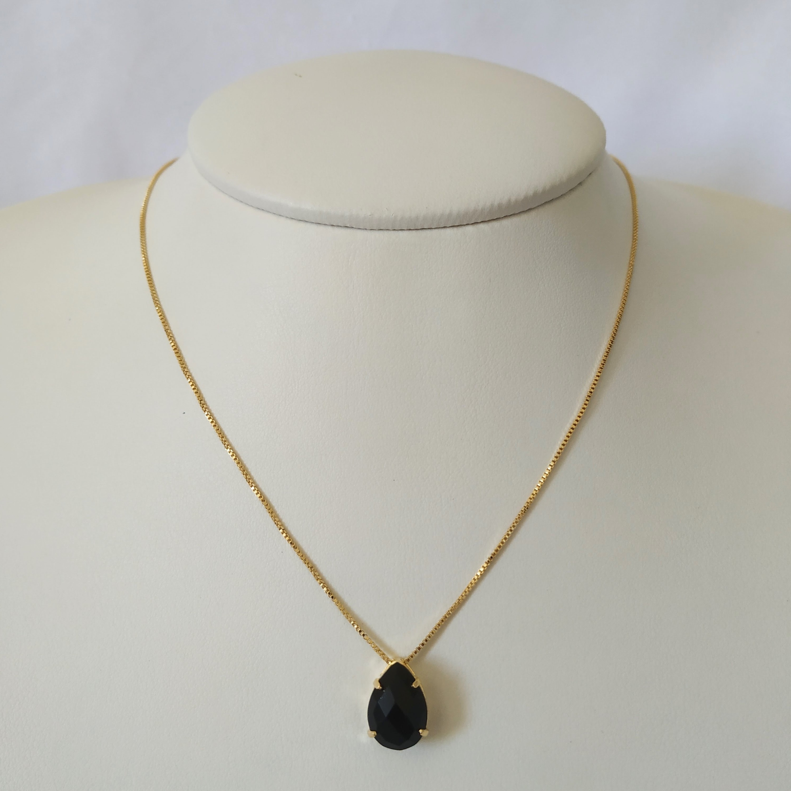 VENEZIANA COM GOTA PRETA