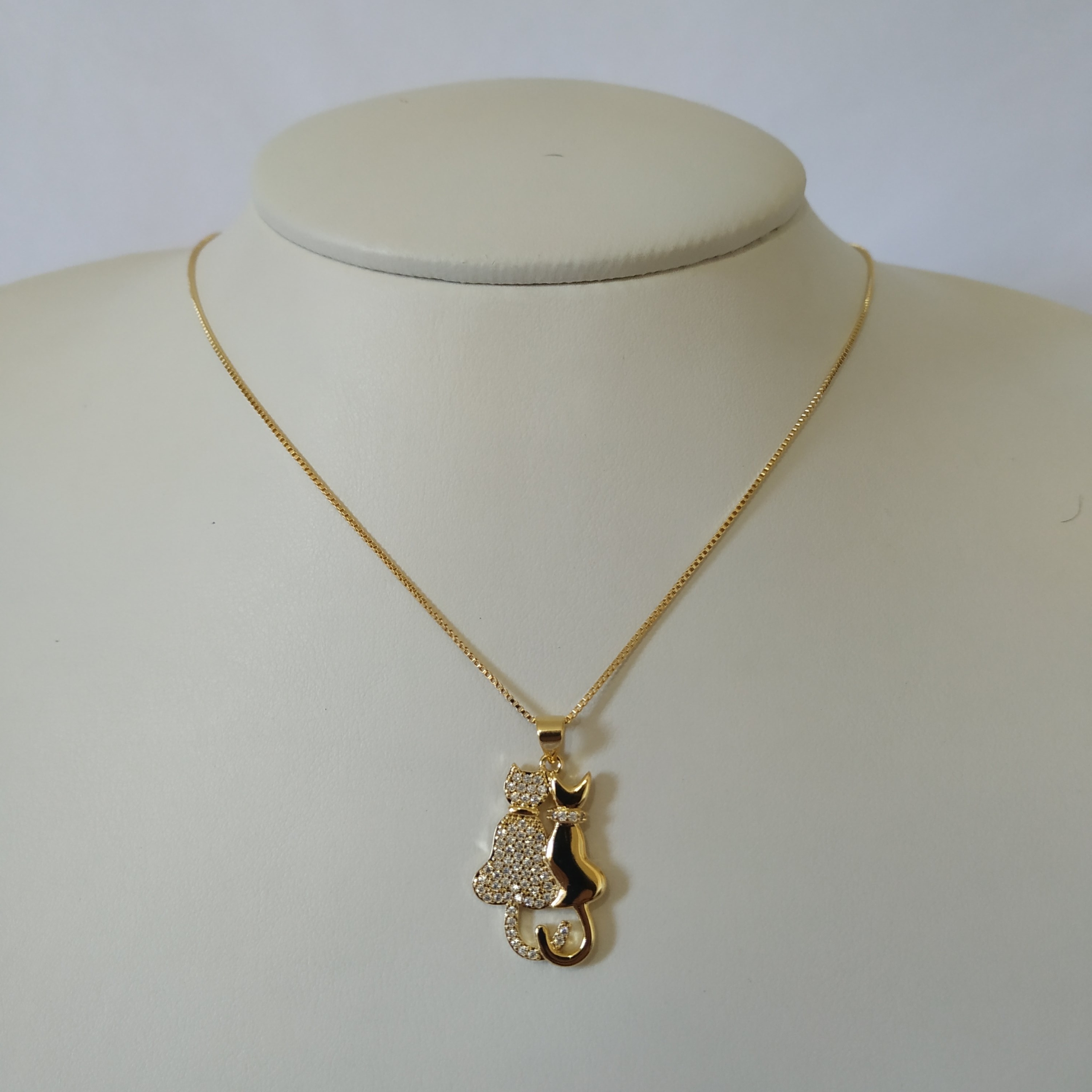 COLAR VENEZIANA CAT CRAVEJADO EM ZIRCÔNIA