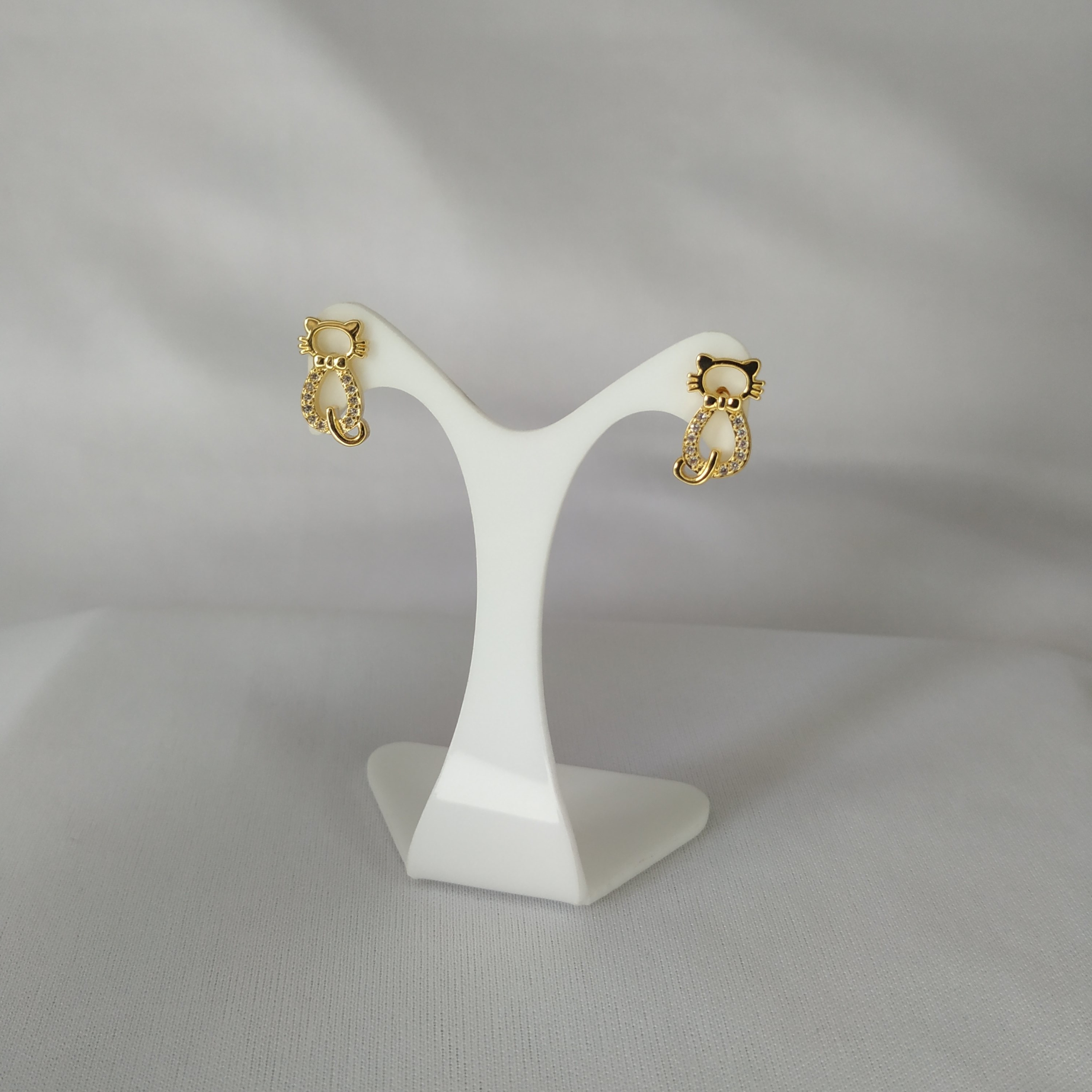 BRINCO CAT EM ZIRCÔNIA 13MM