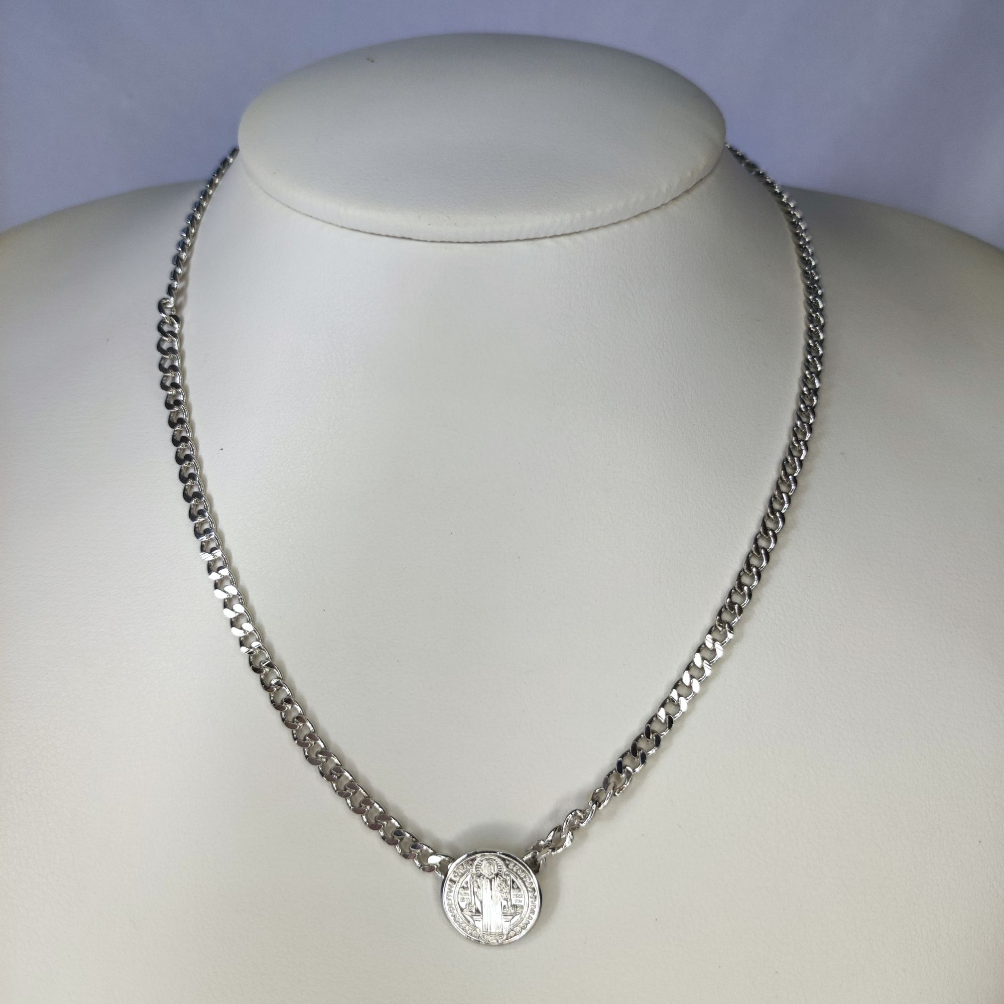 CHOKER GRUME "M" + MEDALHA SÃO BENTO OURO BRANCO