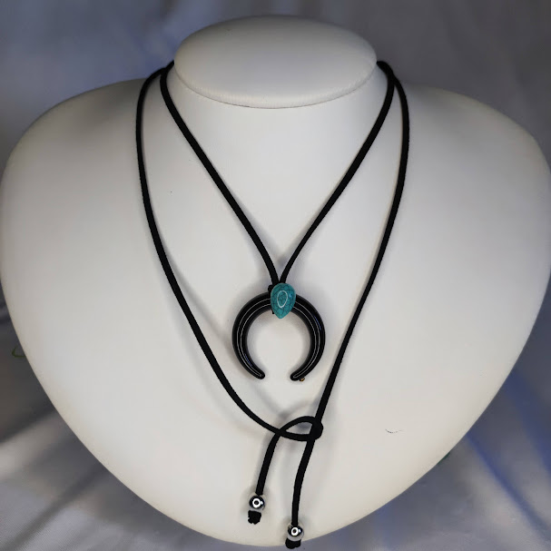 COLAR COURINHO COM MEIA LUA